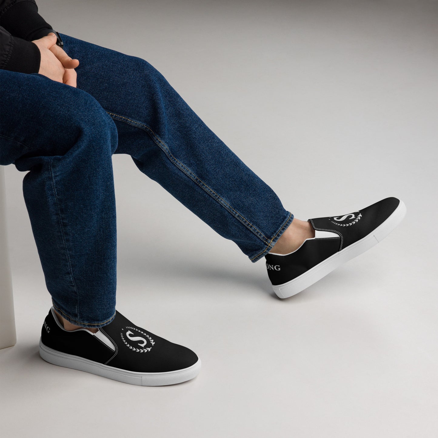 Men’s slip-on canvas shoes