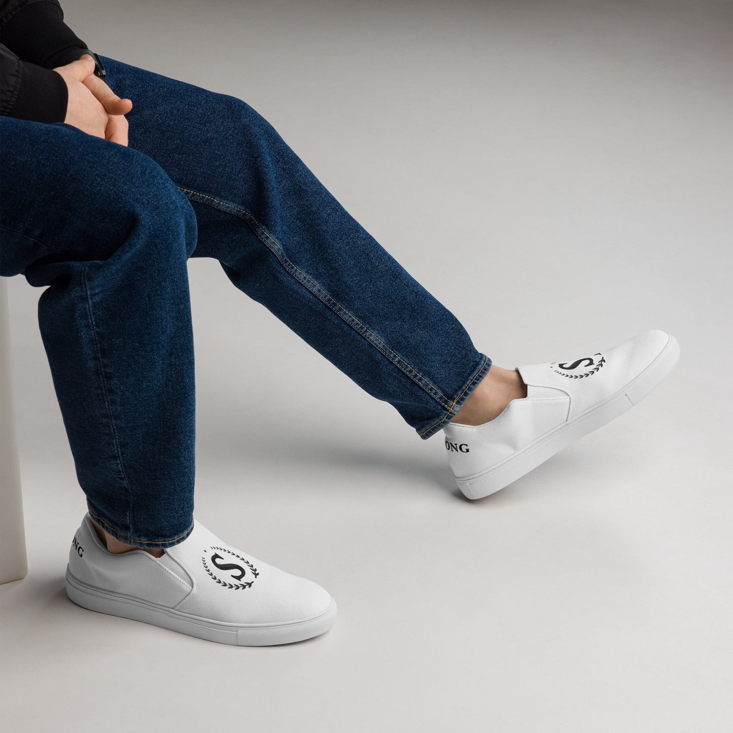 Men’s slip-on canvas shoes